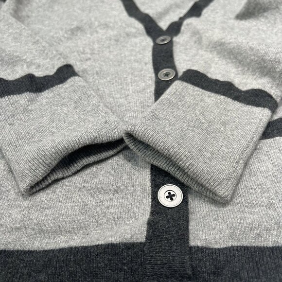 Neiman Marcus Cashmere Cardigan Button Up Sz M Colorblock Gray Pockets Classic - Picture 12 of 14